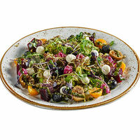 Салат с инжиром и голубикой в ИТЛЕ Стейк-кафе Halal