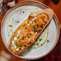 Тост с лососем в Ленина 30