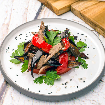 Салат из баклажанов и говядины гриль в Курагадиван по цене 340