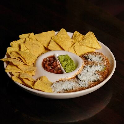 Начос Чили в Lions Head по цене 1490 ₽
