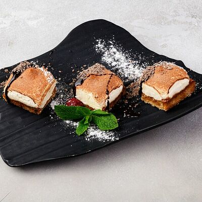 Тирамису в Sushi & More по цене 290 ₽