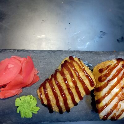 Онигири в кляре Тунец в Sushi Kiosk по цене 300 ₽