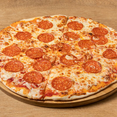 Пицца Пепперони в TeaRoom по цене 748 ₽