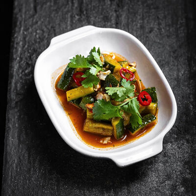 Битые огурцы бабушки Лао в Техникум по цене 450 ₽