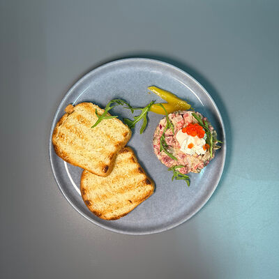 Тартар из говядины в Парнас по цене 660 ₽