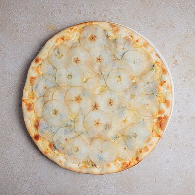 Пицца с грушей и сыром горгонзола в Bocconcino по цене 1740 ₽