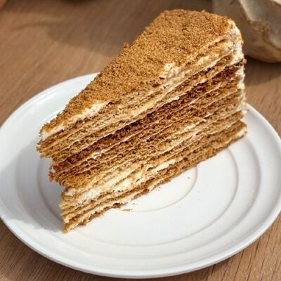 Медовик в Искра по цене 420 ₽