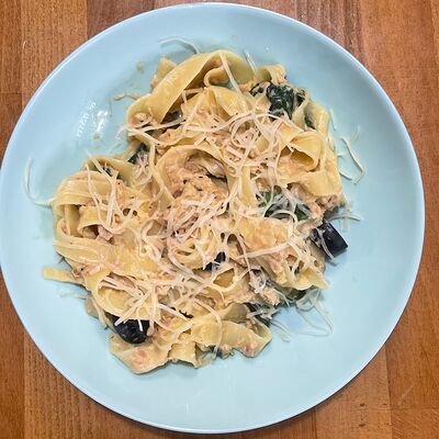 Фетучини с тунцом в Фудкорнер по цене 540 ₽