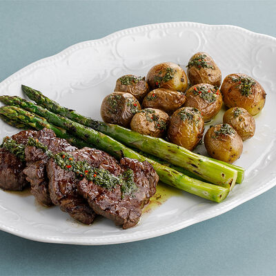 Медальон из говядины с соусом чимичурри в Терраса по цене 3190 ₽