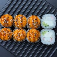 Запеченный ролл с крабом чеддер в Моремания Food