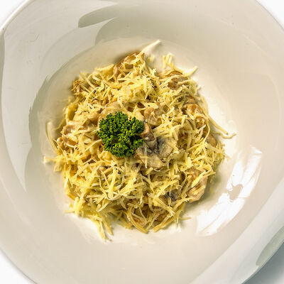 Паста с курицей и грибами в Яем по цене 310 ₽