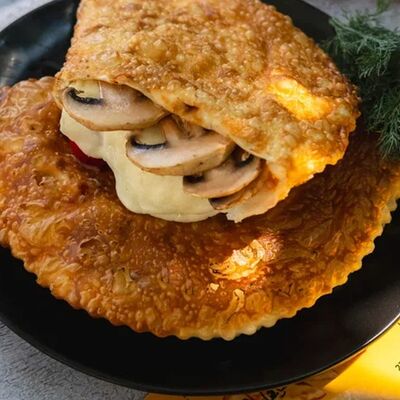 Чебурек Постный грибной в Чебуреки на Чайковского по цене 229 ₽