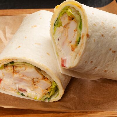 Ролл цезарь в Кофе Рам по цене 560 ₽