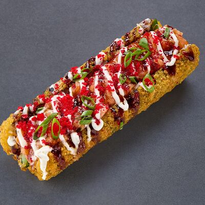 Ролл-дог с лососем в Нагамаки по цене 750 ₽