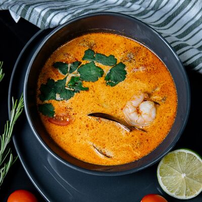 Том ям с креветками в Sushi Box по цене 750 ₽