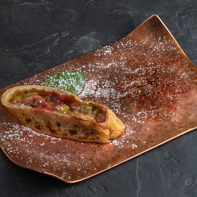 Штрудель из ревняв Jager Meet to Eat по цене 640 ₽