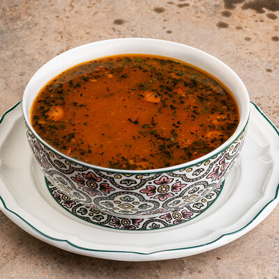 Суп из рубленой говядины с чечевицей и копченой паприкой в Lili по цене 650 ₽