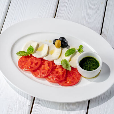 Капрезе в Перчини по цене 790 ₽