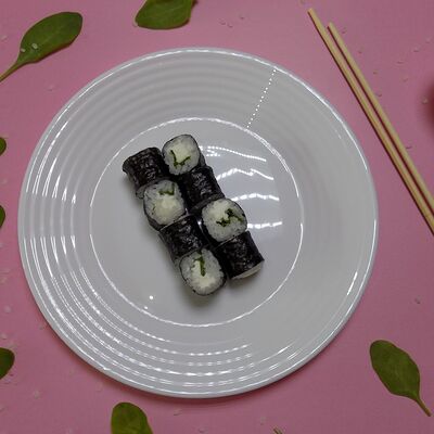 Простой ролл с зеленым луком 8 шт. в СушиГуру по цене 189 ₽