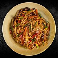 Удон с овощами в соусе тонкацув Голодный WOK