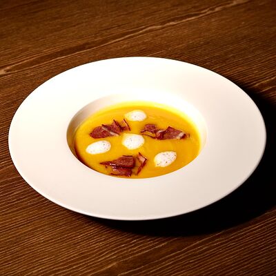 Тыквенный крем-суп с копчёной уткойв Пьяцца по цене 550 ₽