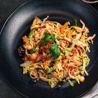 Острая лапша с уткой в Hungry Dragon