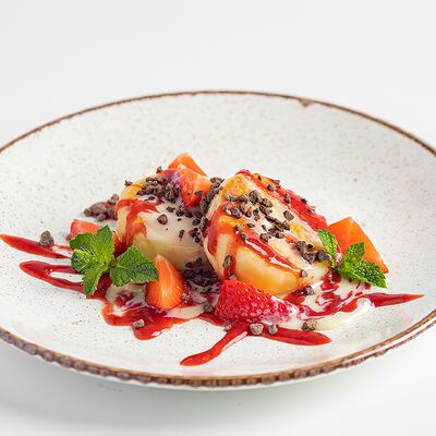 Сырники Клубника-сгущенное молоко в Kitchen по цене 290