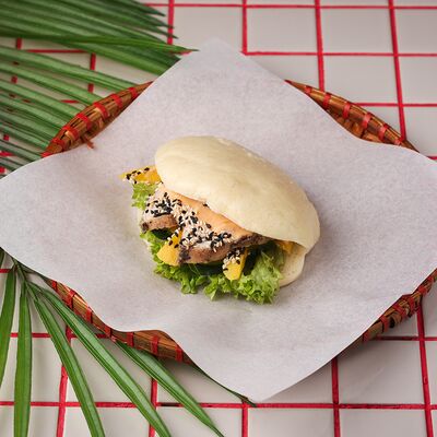 Гуа-бао с курицей в Сайгонкафе по цене 400 ₽