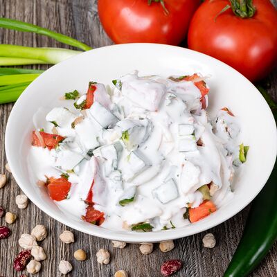  Чобан салат с мацони в Чайхана TAKHAR по цене 470 ₽