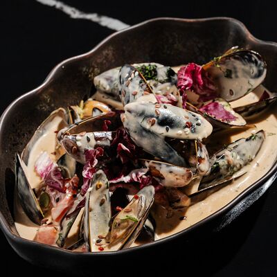 Мидии в сливочном соусе в Moslounge & Bar по цене 650 ₽