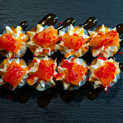 Ролл Самурай с лососем в ILkato по цене 513 ₽