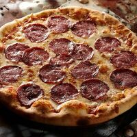 Пицца пеперони в Ранчо Grill & Bar