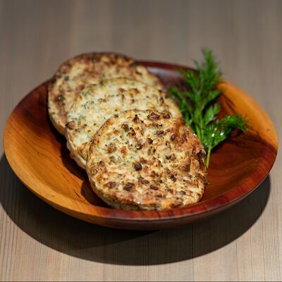 Оладьи из брокколи и цветной капусты в Наш Лаваш по цене 150 ₽