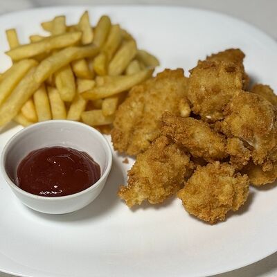 Картофель фри с наггетсамив Суши BRO по цене 645 ₽