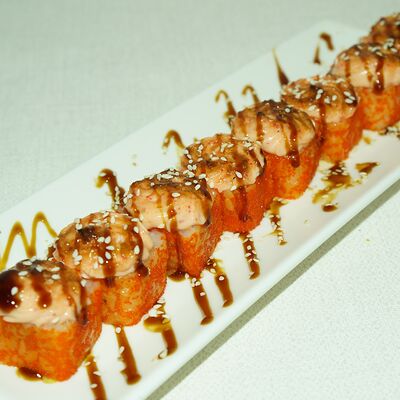 Запеченный ролл с угрем в СУШИSELL по цене 685 ₽