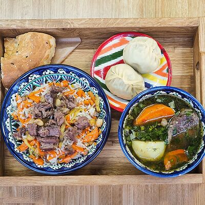 Плов, две манты и шурпа в ТРИ КАЗАНА плов манты шурпа по цене 1145 ₽