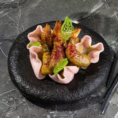 Тигровые креветки в кляре с соусом из васаби со сгущёнкой в Фореста Фестиваль Парк по цене 900 ₽