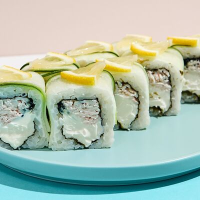 Люкс ролл в Ostrov по цене 582 ₽