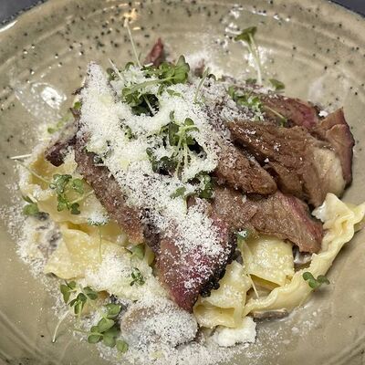 Паста с пастрами и грибным соусом в Duran Bar & Grill по цене 499