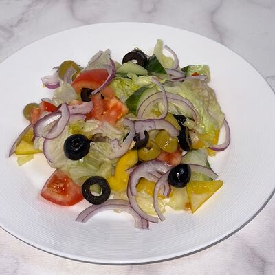 Салат А-ля Греческий в Сказка lounge по цене 250 ₽