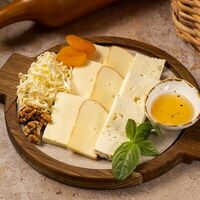 Кавказские сыры в Чакапули