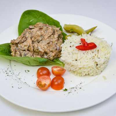 Строганов с рисом басмати в Вегетарианское кафе Мантра Бар по цене 530 ₽