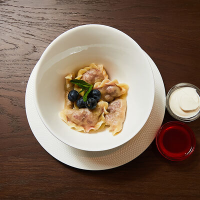 Вареники с вишней в Плюшка по цене 350 ₽