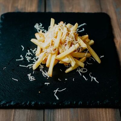 Картофель фри с кетчупом в Tropical Sushi по цене 220 ₽