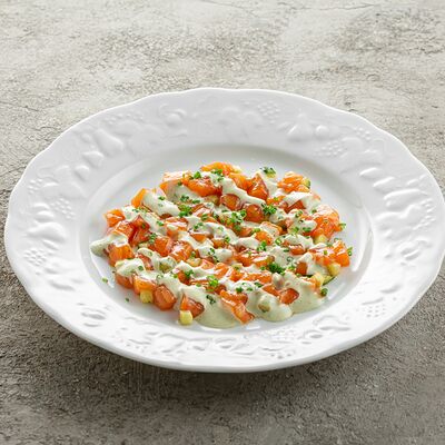 Тартар из лосося с соусом из лука сибулет в Welcome по цене 960 ₽