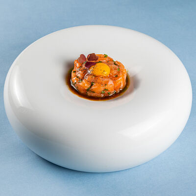 Тартар из лосося, трюфельное масло в Рыба моей мечты по цене 1380 ₽