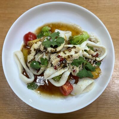 Кальмар-гриль с мини картофелем в Тревеллерс кофе по цене 599 ₽