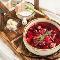 Борщ с нежным языкомв La vino