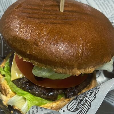 Мама бургер (жарим на углях) в FIRE ON WHEELS по цене 690 ₽