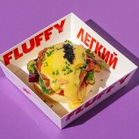 Завтрак на панкейке с лососем в Fluffy Fluffy
